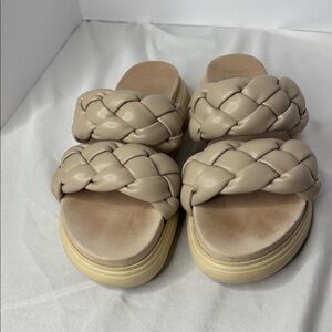 Paul Green Megan Platform Slide Sandal 5.5
Tan


 SLIDE Tan